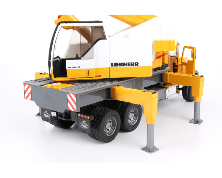 Bruder 02818 Mack z dźwigiem Liebherr bez oryginalnego opakowania