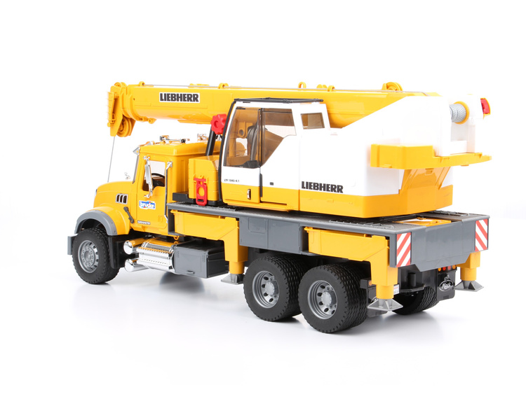 Bruder 02818 Mack z dźwigiem Liebherr bez oryginalnego opakowania