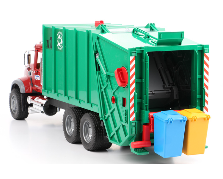 Bruder 02812 Mack śmieciarka bez stopnia tylnego. 