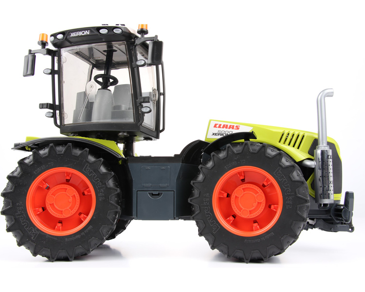 Bruder 03015 traktor Class Xerion 5000