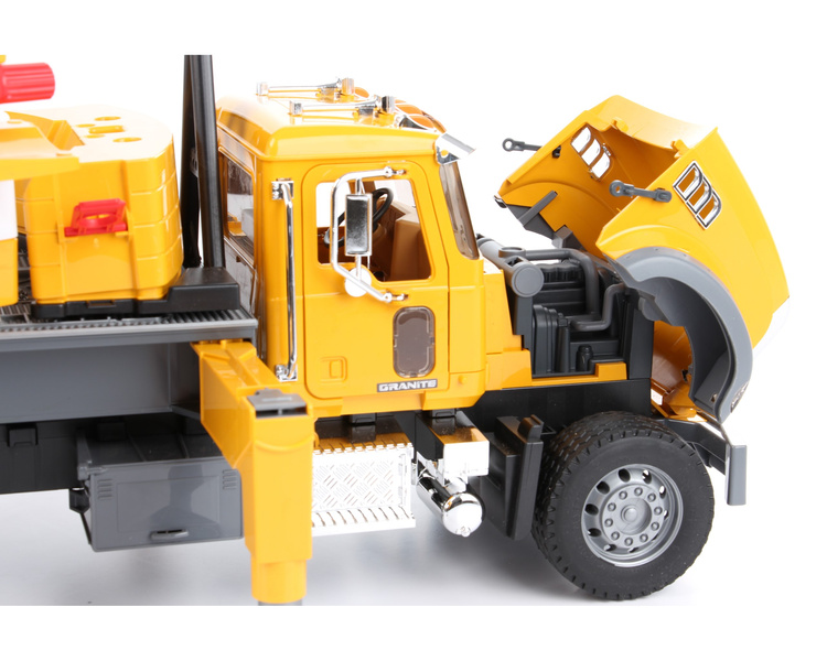 Bruder 02818 Mack z dźwigiem Liebherr bez oryginalnego opakowania