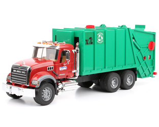 Bruder 02812 Mack śmieciarka bez stopnia tylnego.