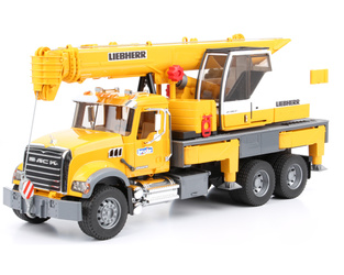 Bruder 02818 Mack z dźwigiem Liebherr bez oryginalnego opakowania